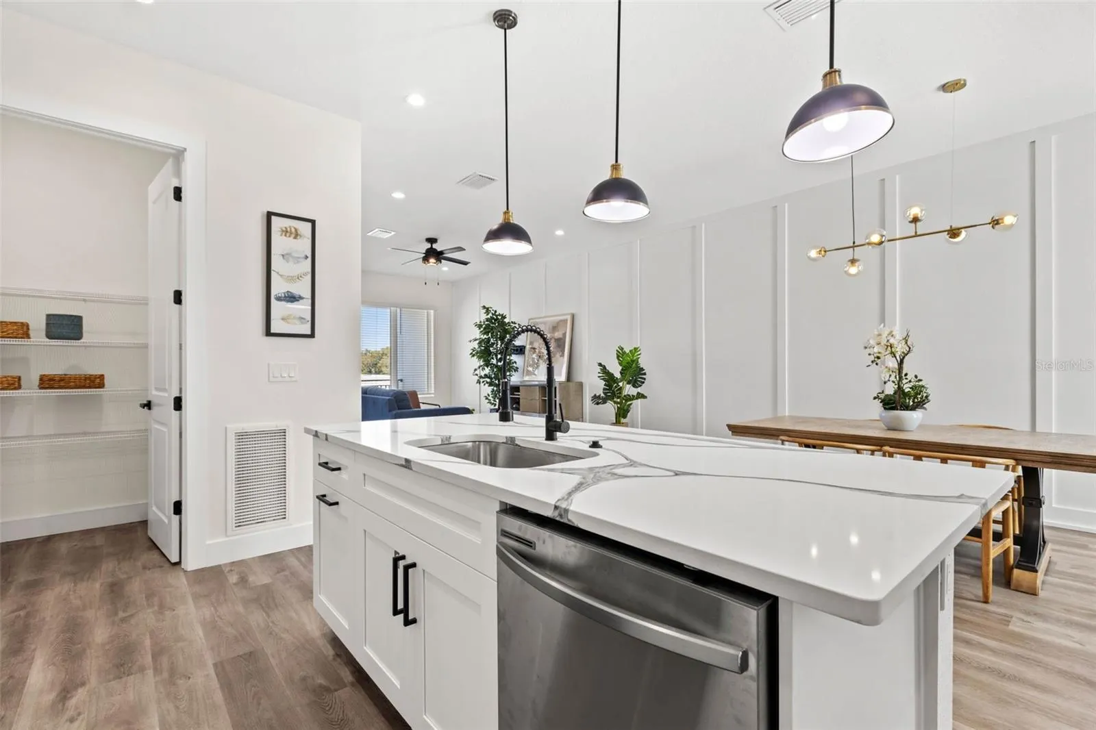 121 E WARREN AVE #1, #1