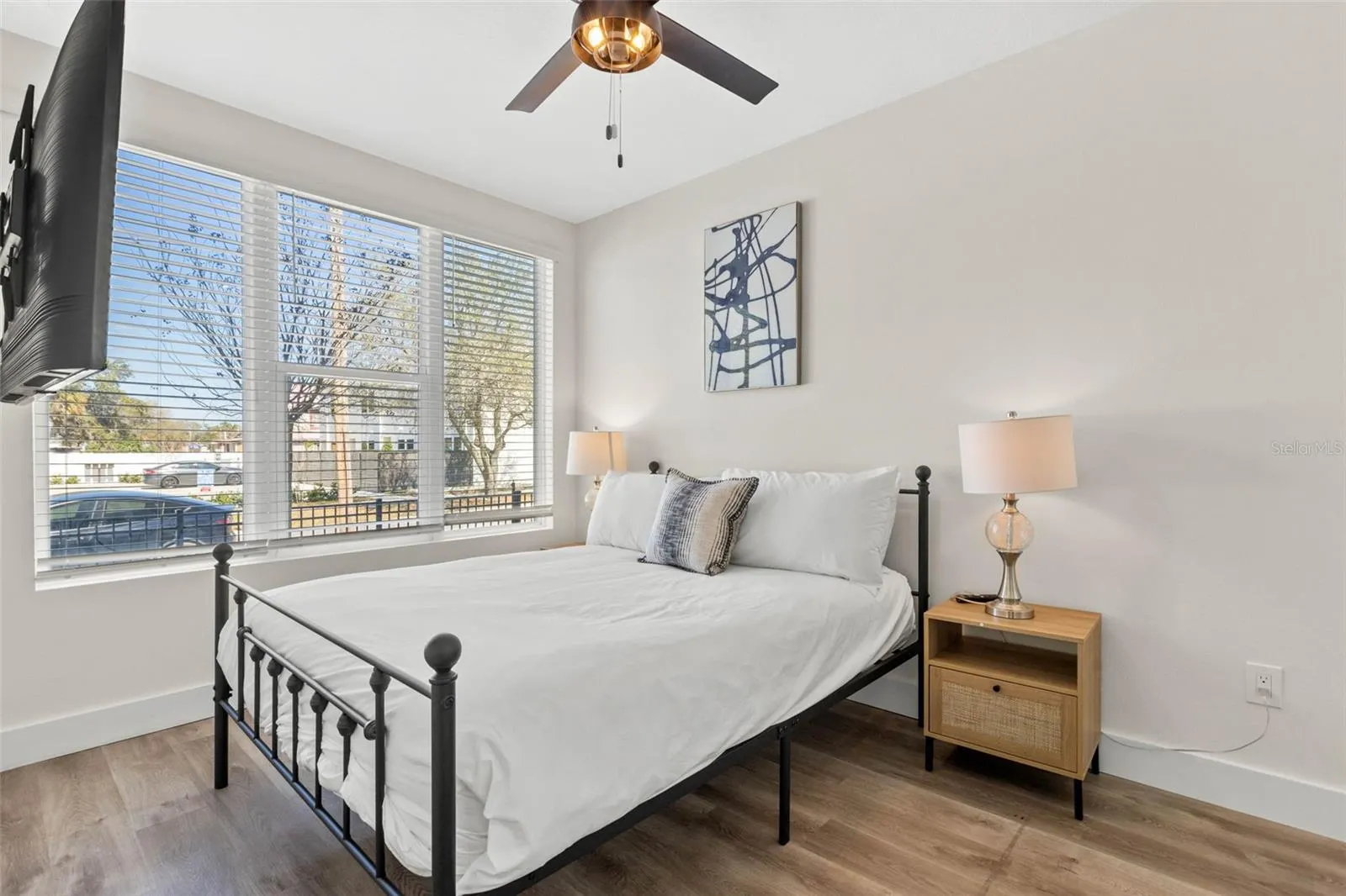 121 E WARREN AVE #1, #1