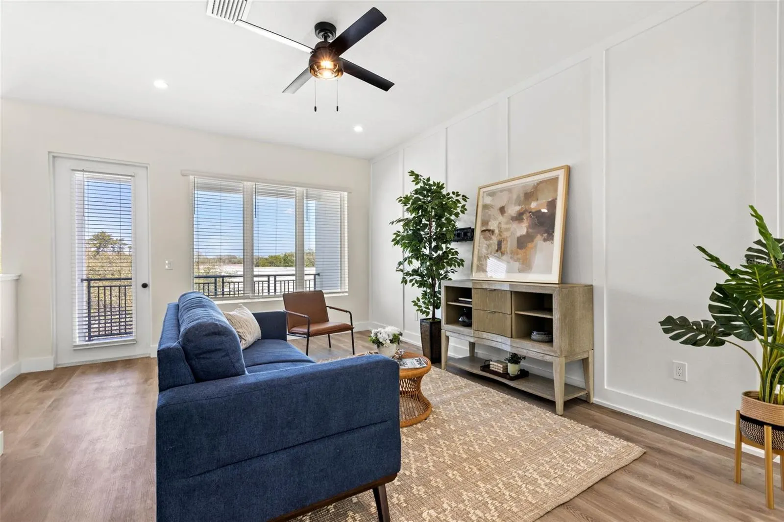 121 E WARREN AVE #1, #1
