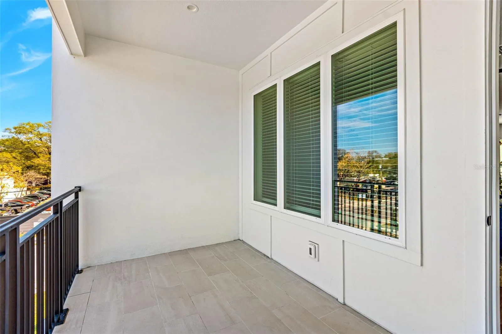121 E WARREN AVE #1, #1