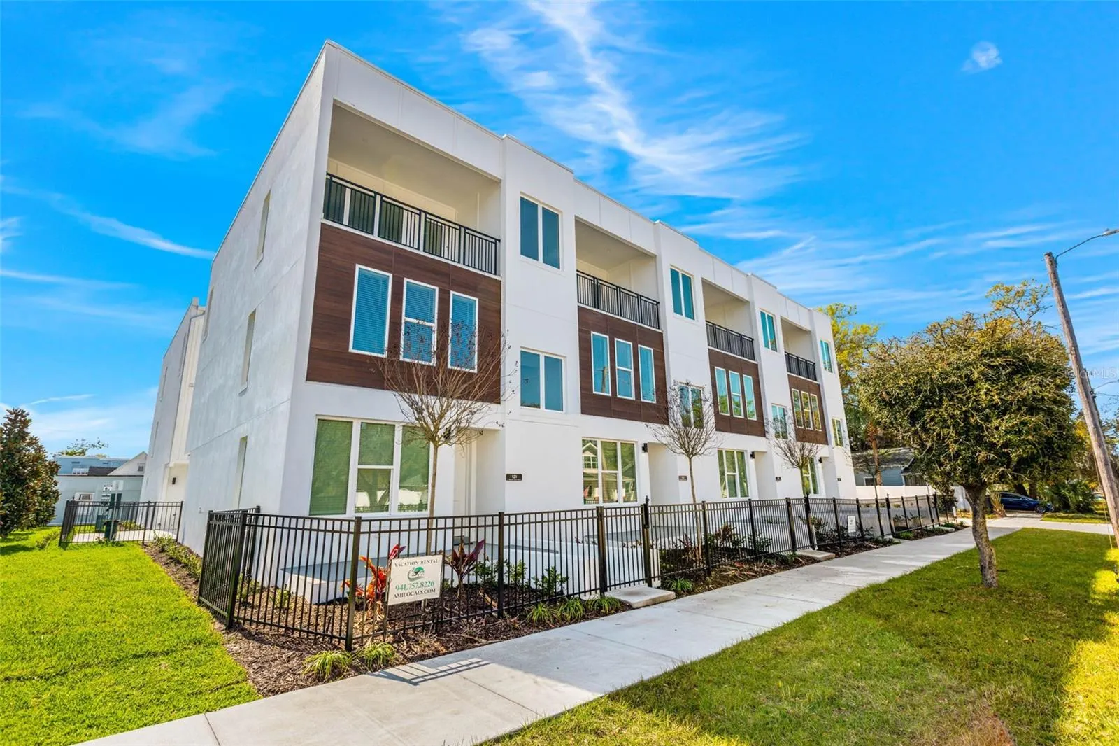 121 E WARREN AVE #1, #1