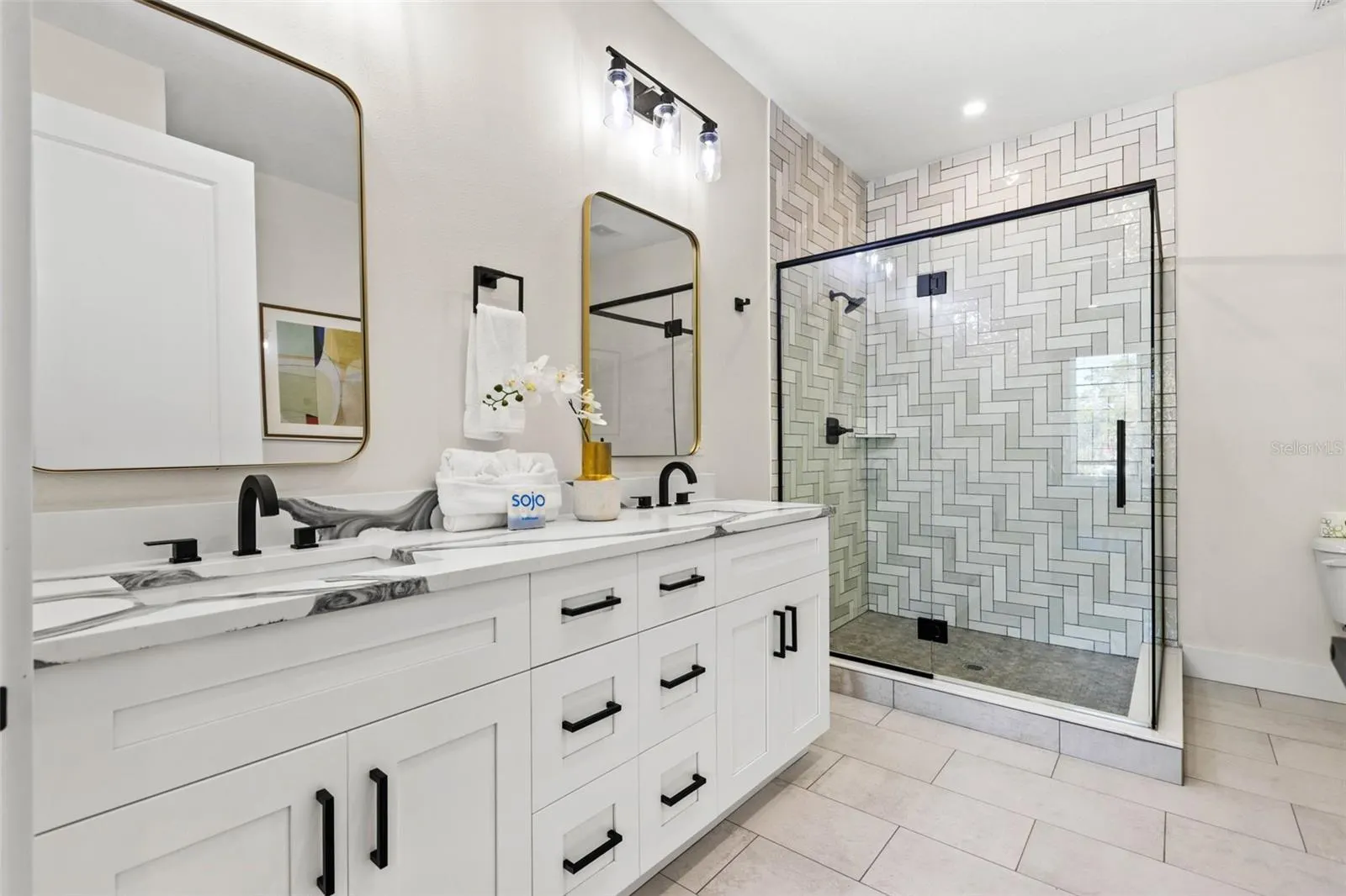 121 E WARREN AVE #1, #1