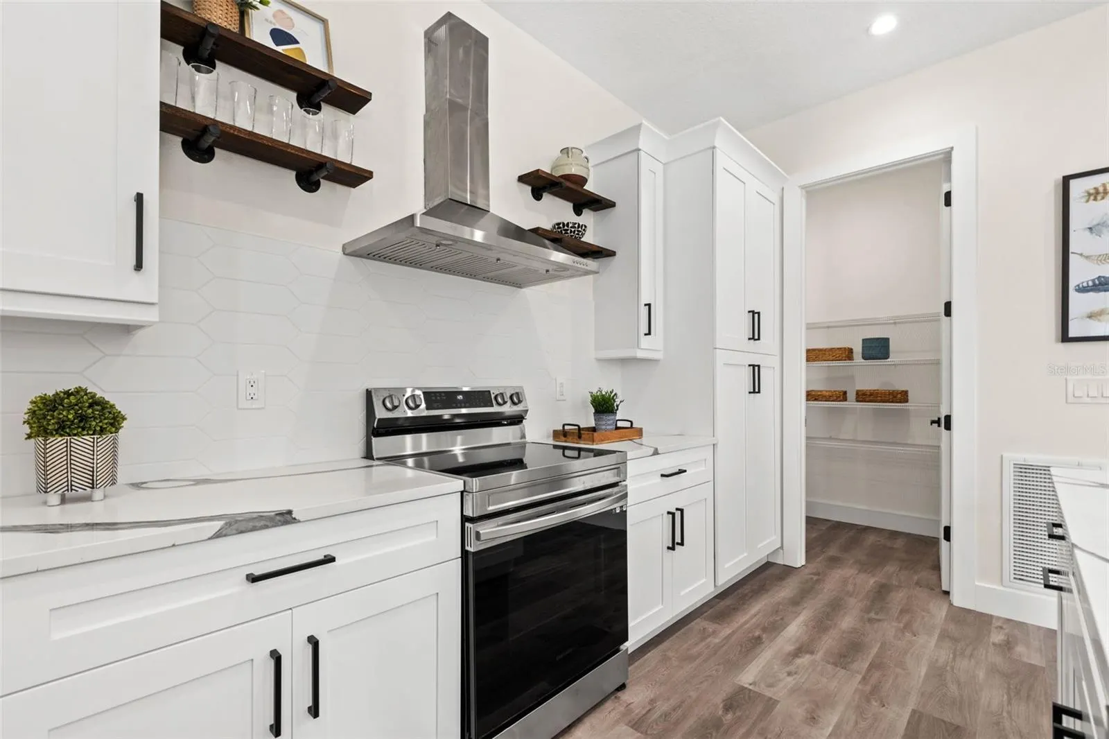 121 E WARREN AVE #1, #1