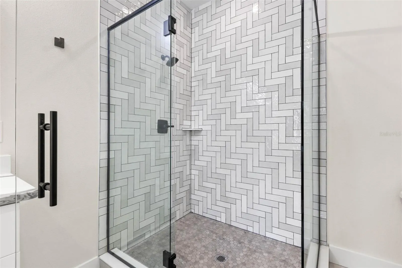 121 E WARREN AVE #1, #1