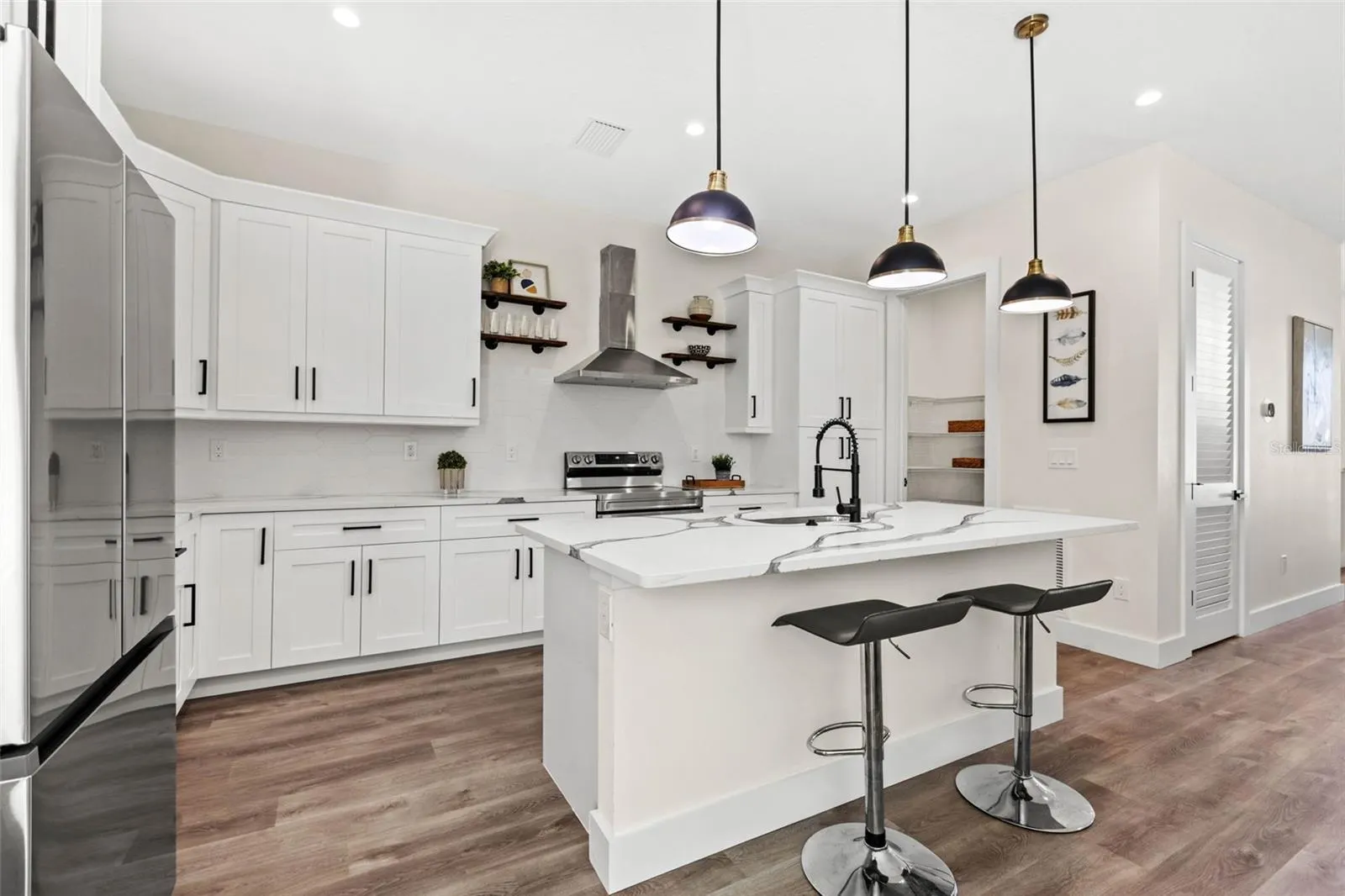 121 E WARREN AVE #1, #1