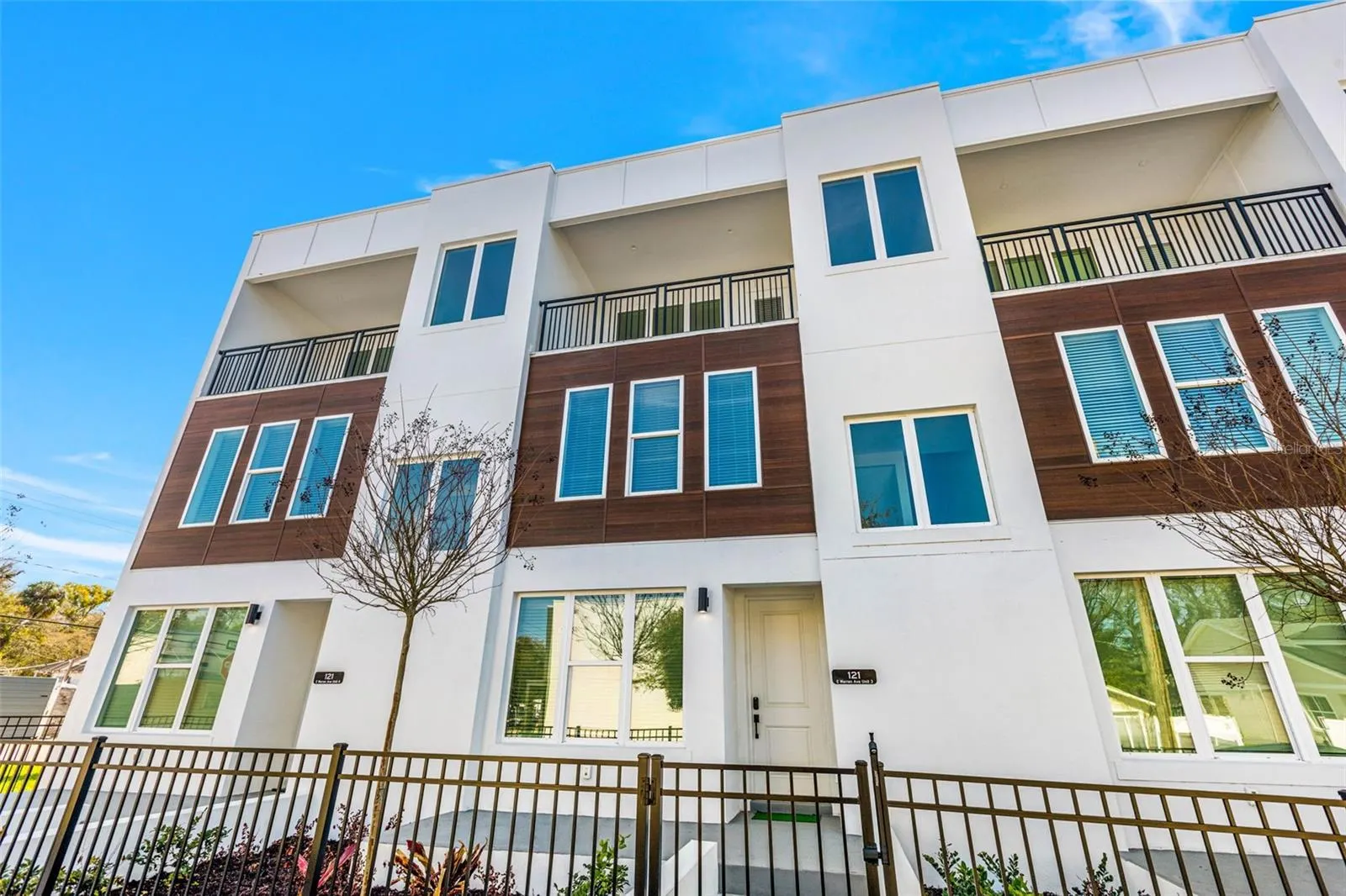 121 E WARREN AVE #1, #1