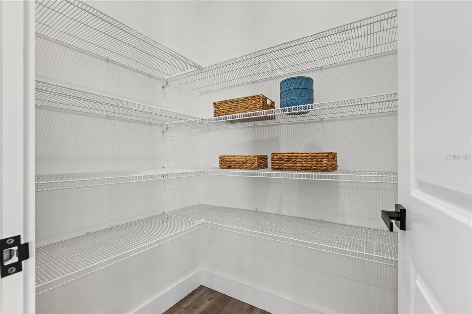 121 E WARREN AVE #1, #1