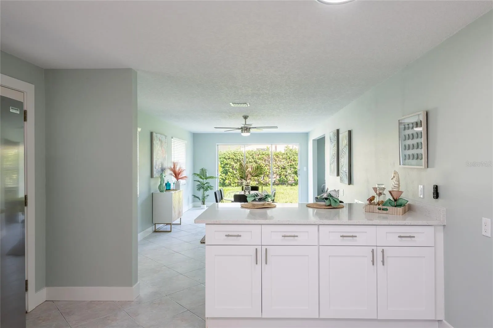 2276 CAROLYN DR