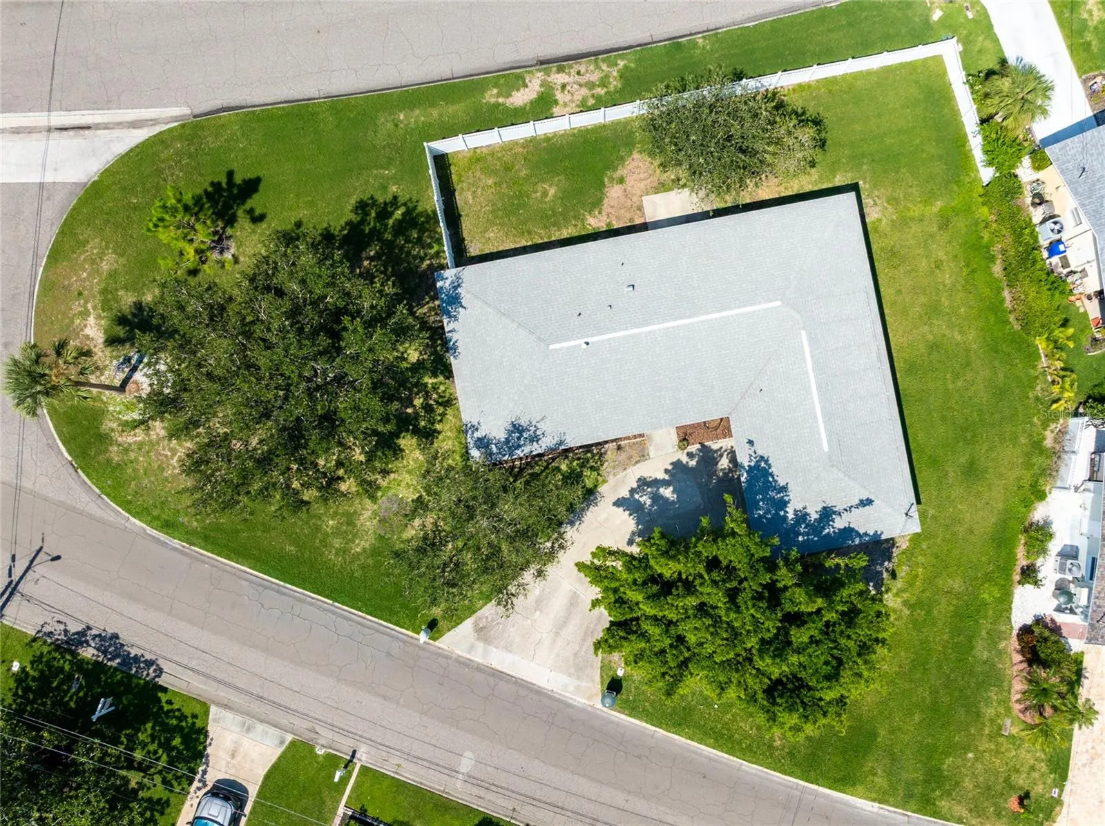 2276 CAROLYN DR
