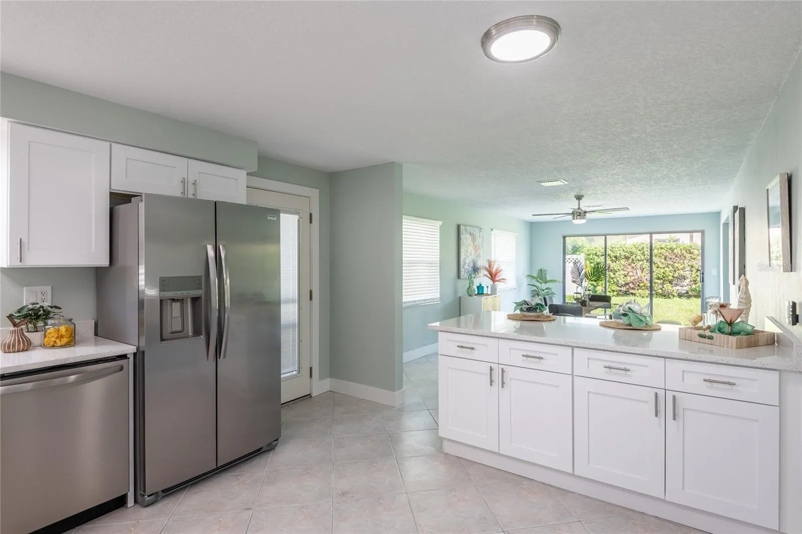 2276 CAROLYN DR