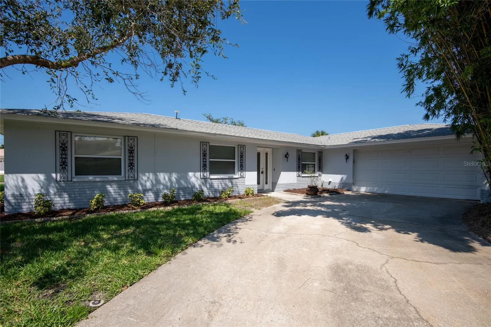 2276 CAROLYN DR