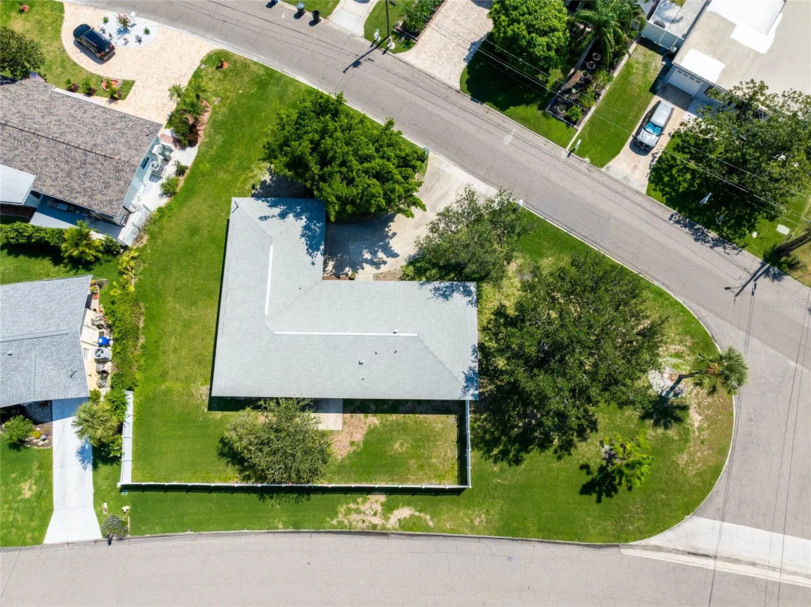 2276 CAROLYN DR