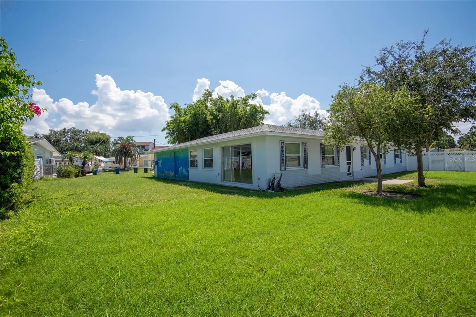 2276 CAROLYN DR