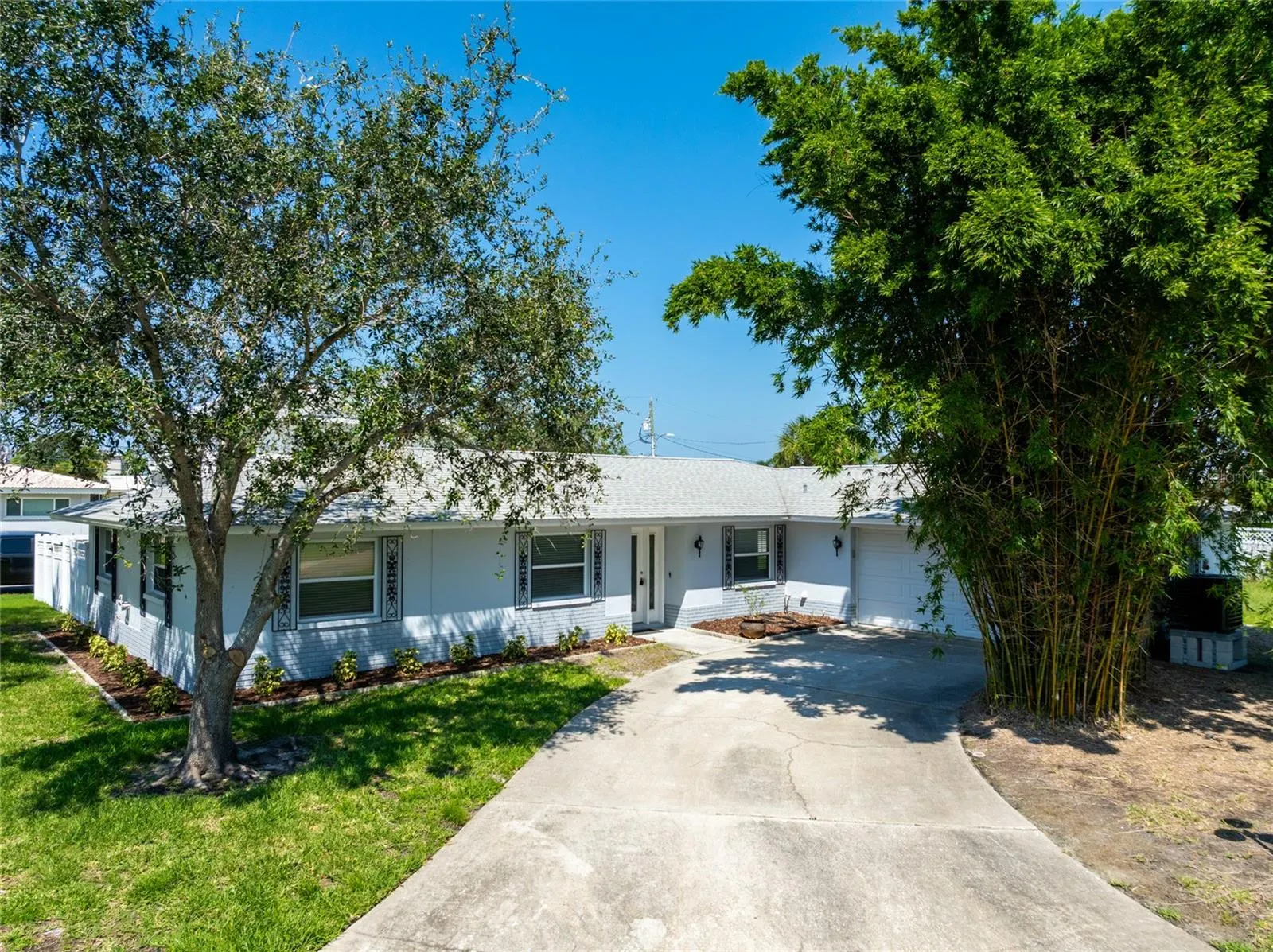 2276 CAROLYN DR