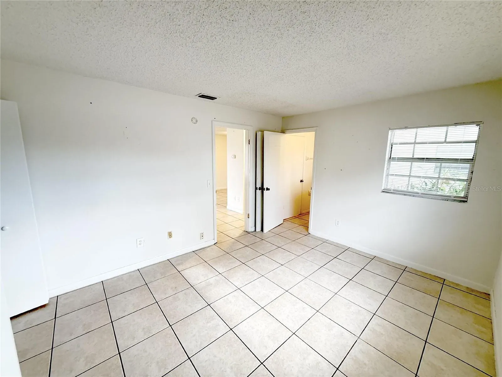 3249 BLOOMINGDALE VILLAS CT