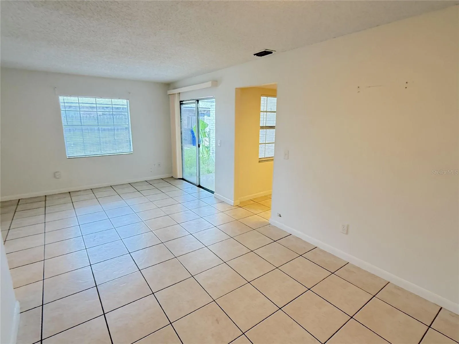 3249 BLOOMINGDALE VILLAS CT