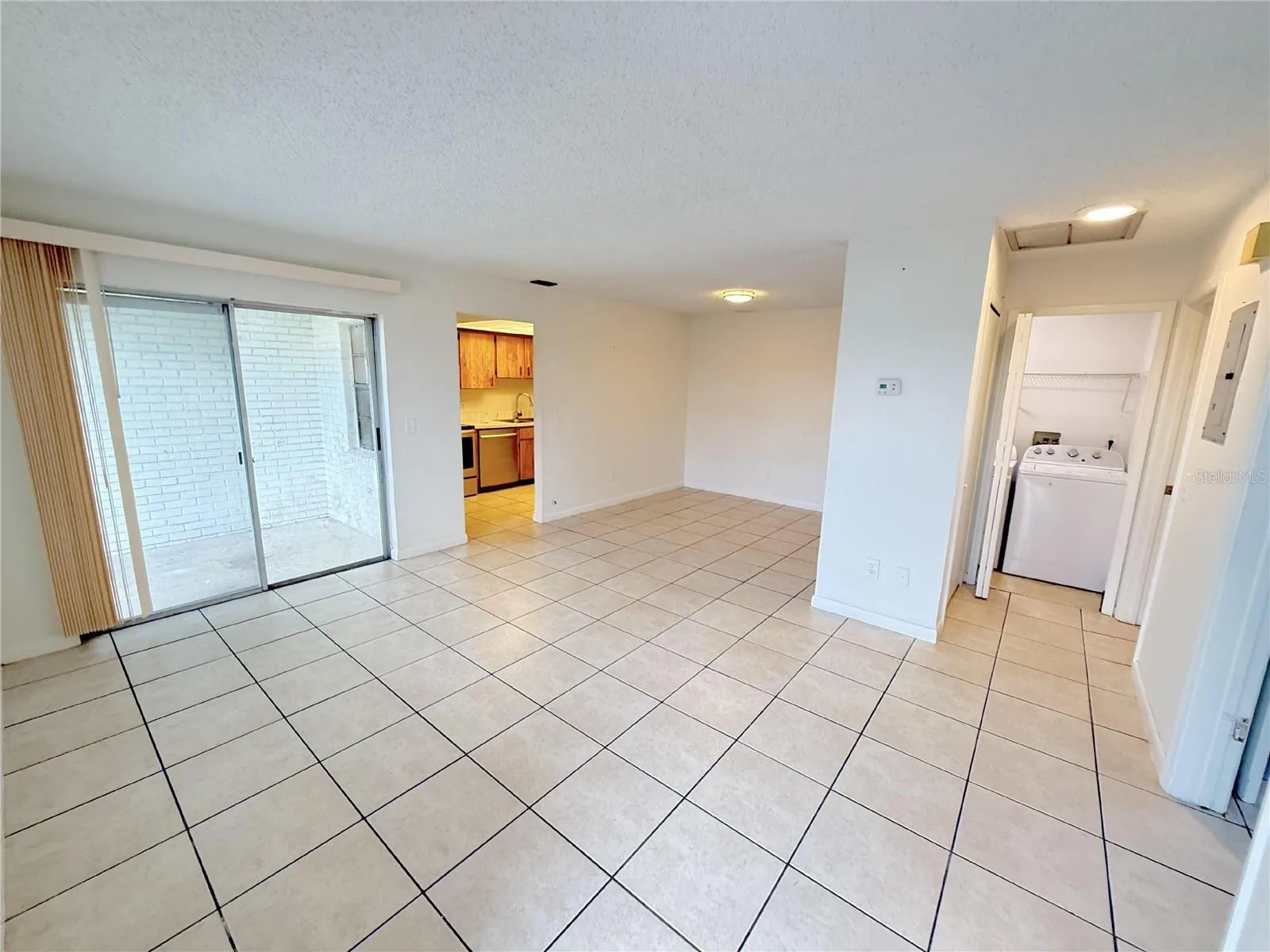 3249 BLOOMINGDALE VILLAS CT