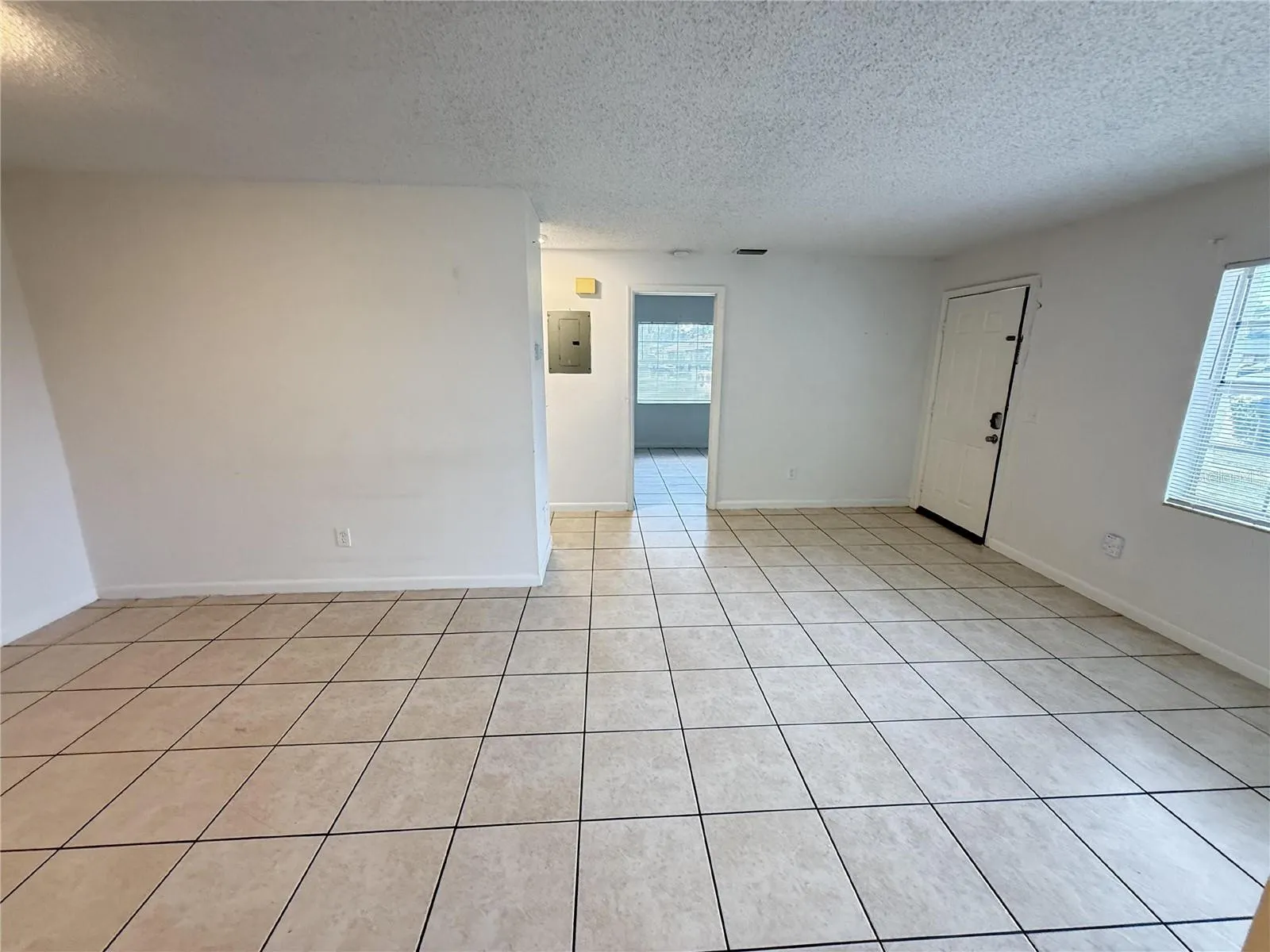 3249 BLOOMINGDALE VILLAS CT