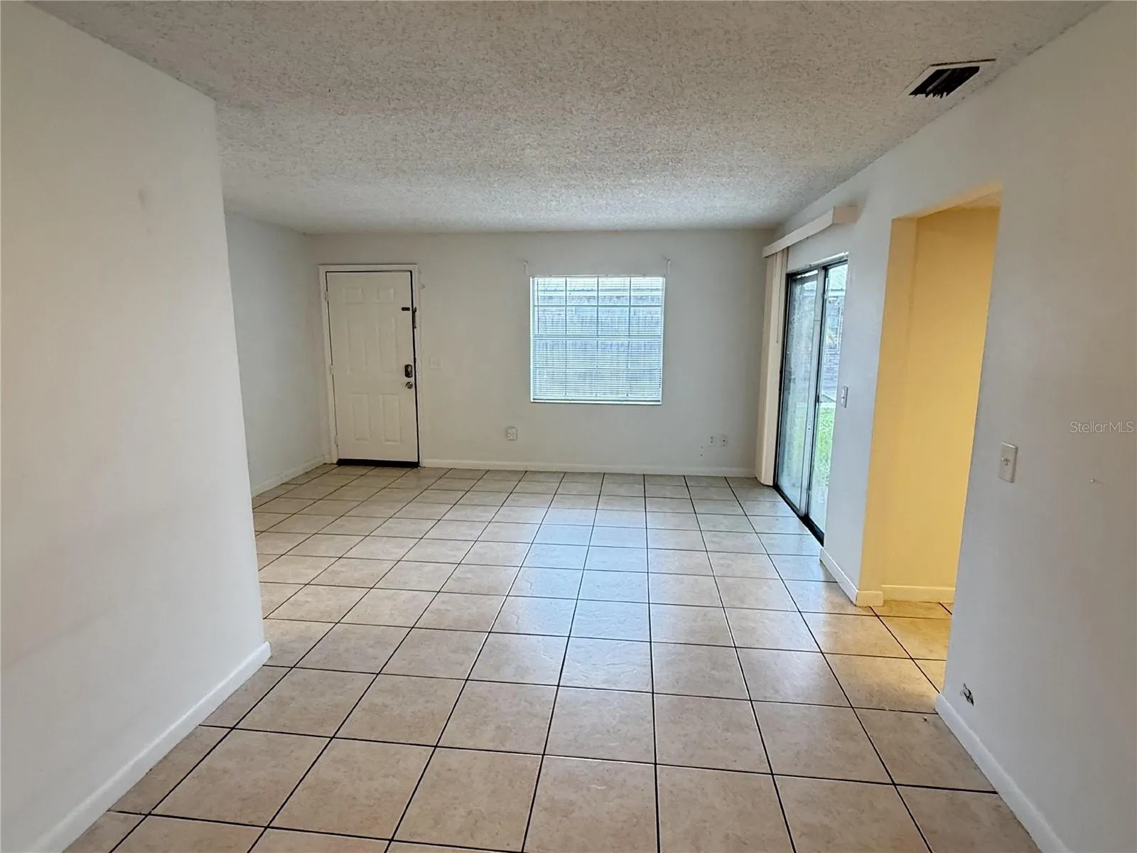 3249 BLOOMINGDALE VILLAS CT