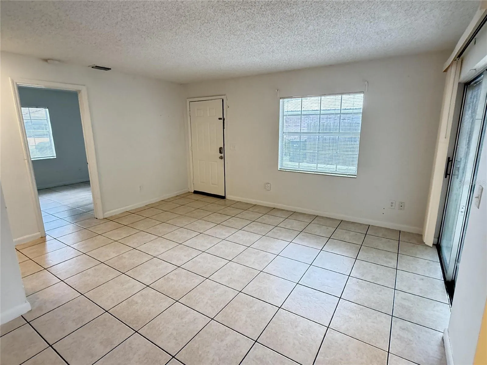 3249 BLOOMINGDALE VILLAS CT