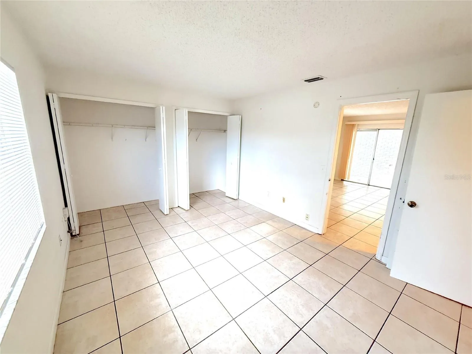 3249 BLOOMINGDALE VILLAS CT