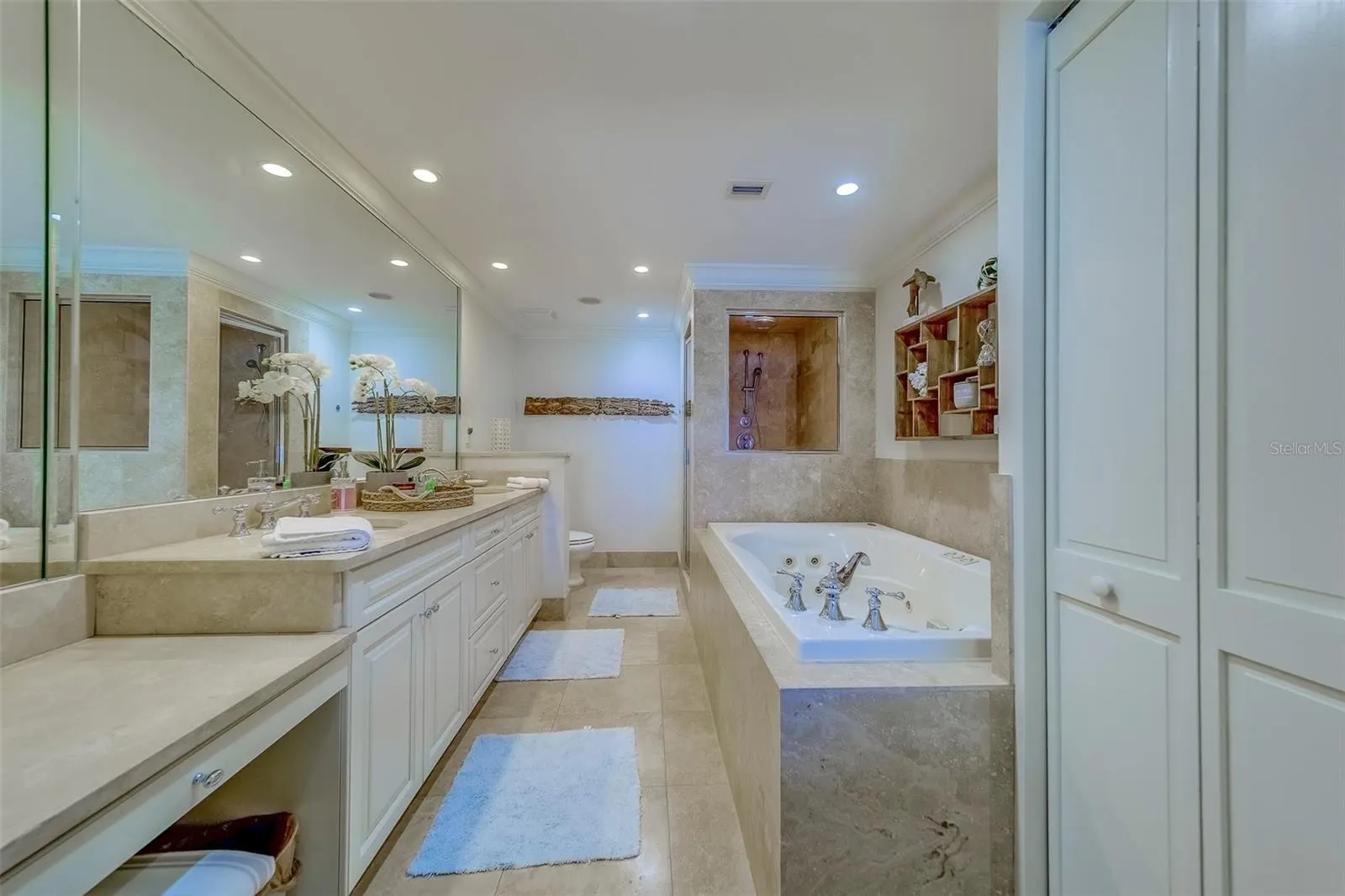 2250 GULF BLVD #B2, #B2