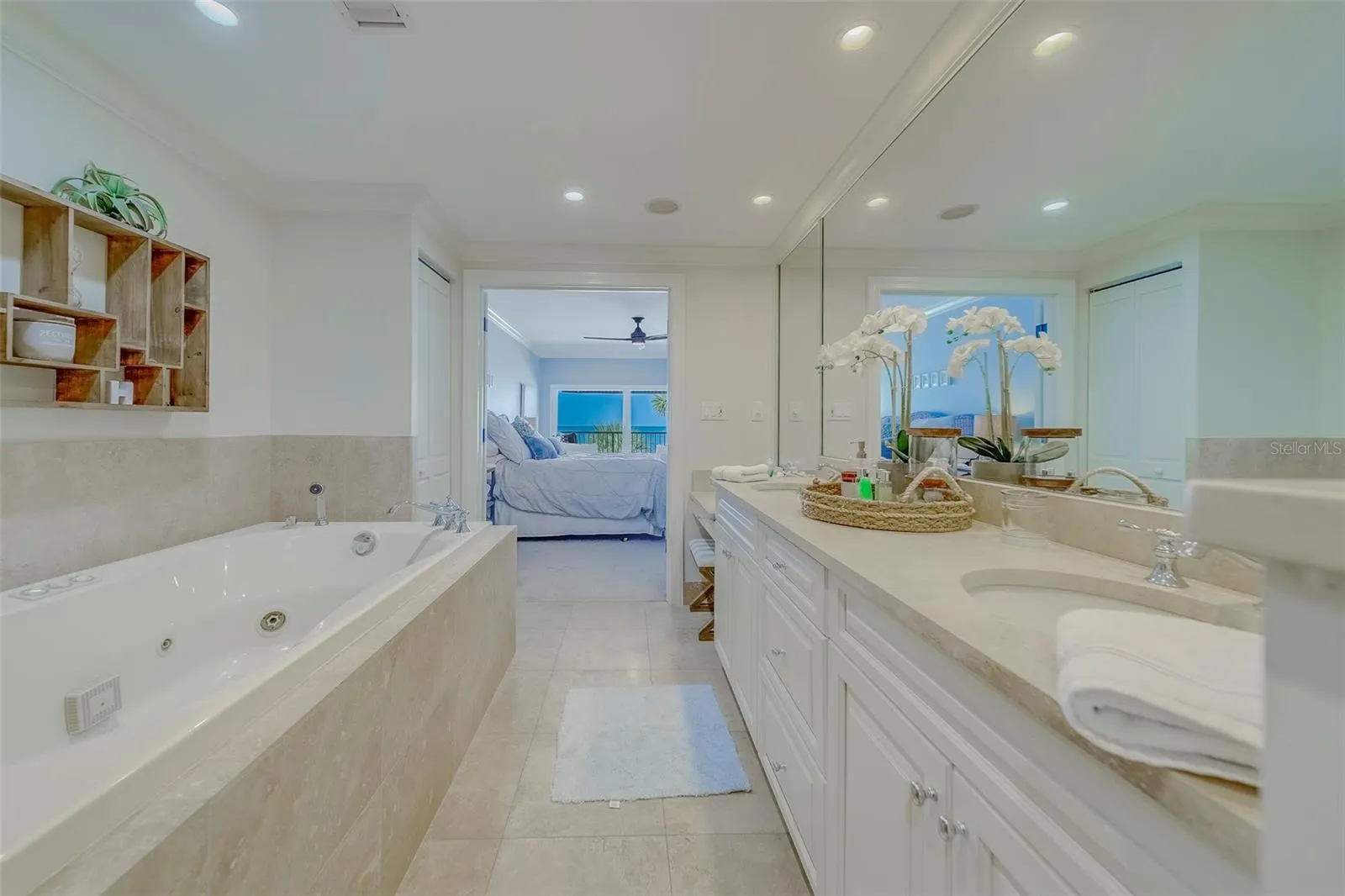 2250 GULF BLVD #B2, #B2
