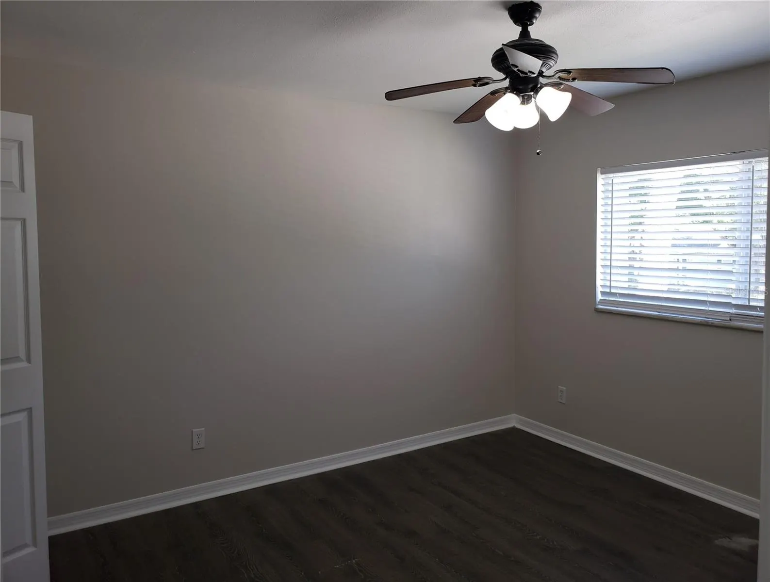 3206 W AZEELE ST #219, #219