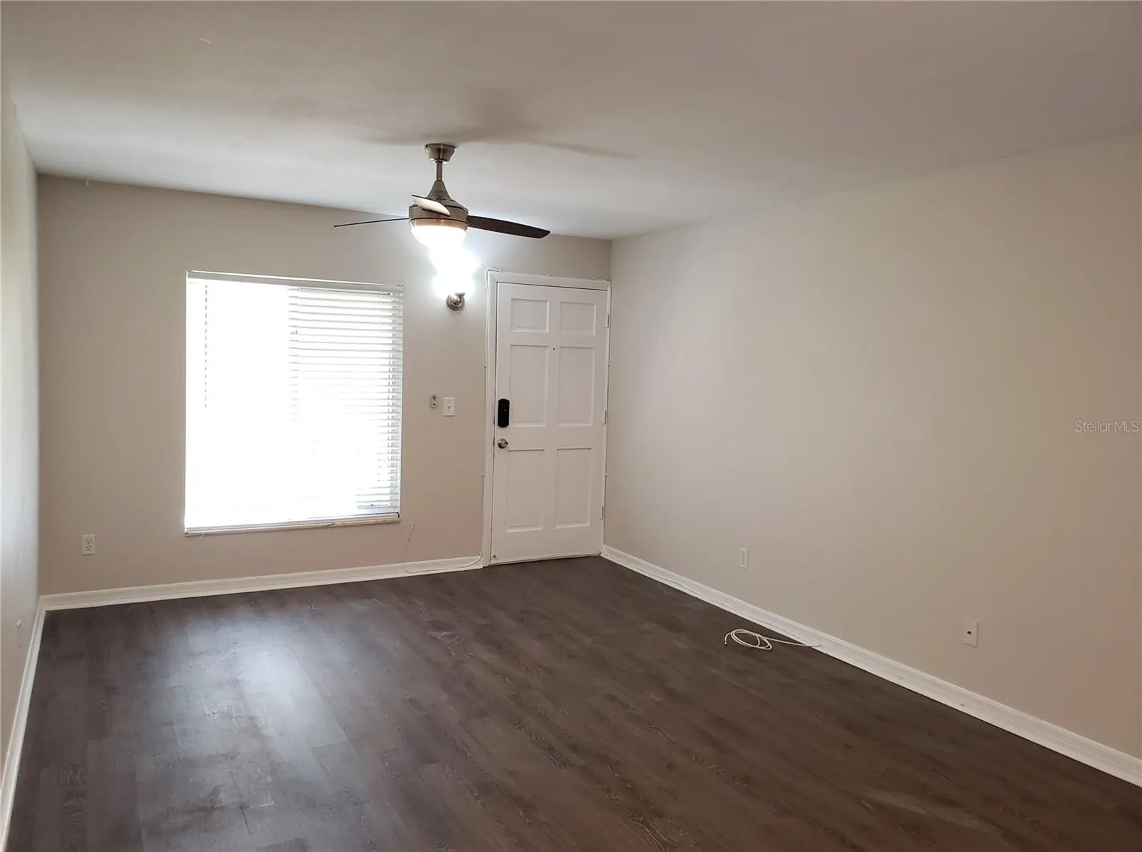 3206 W AZEELE ST #219, #219