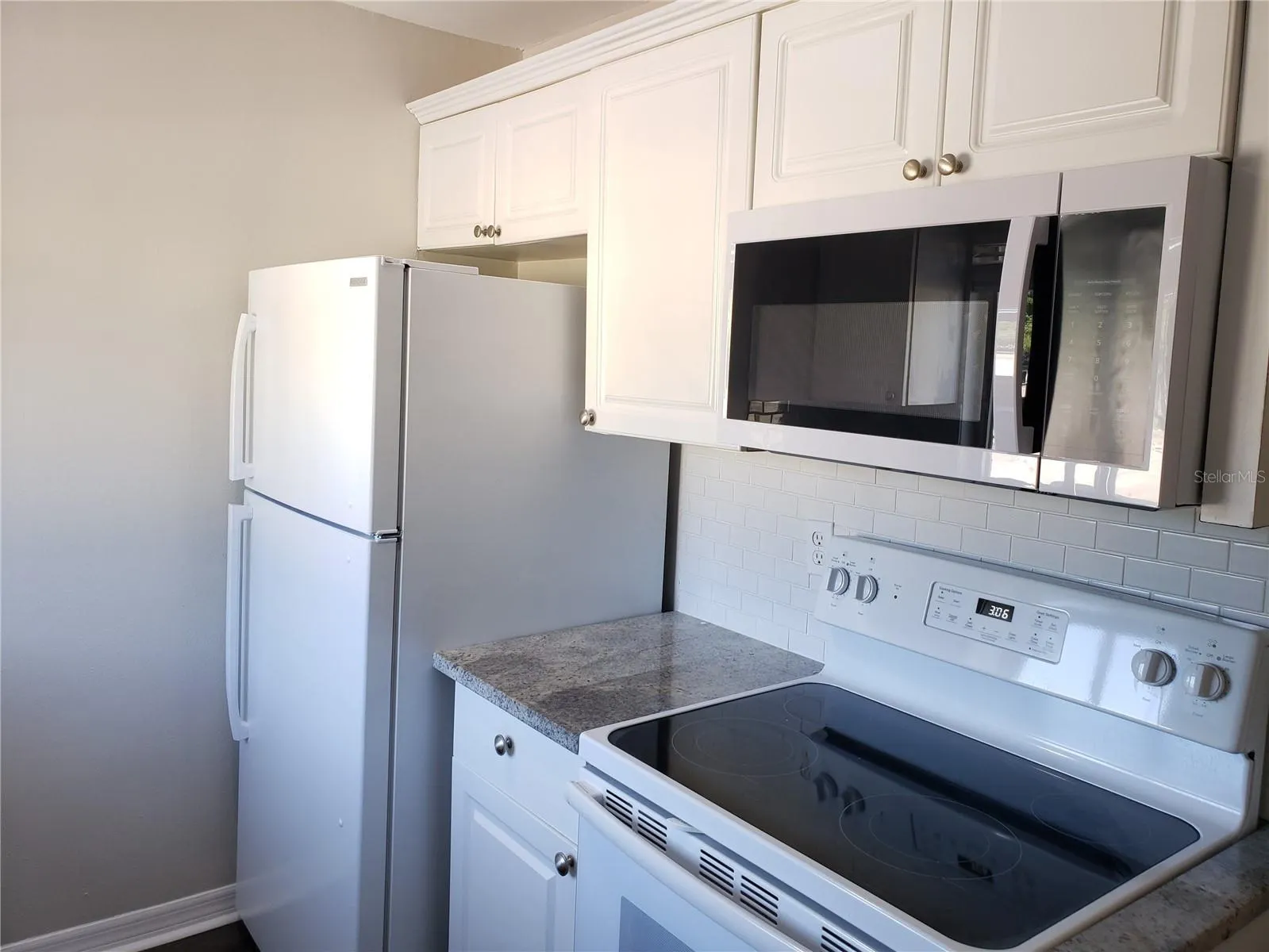 3206 W AZEELE ST #219, #219