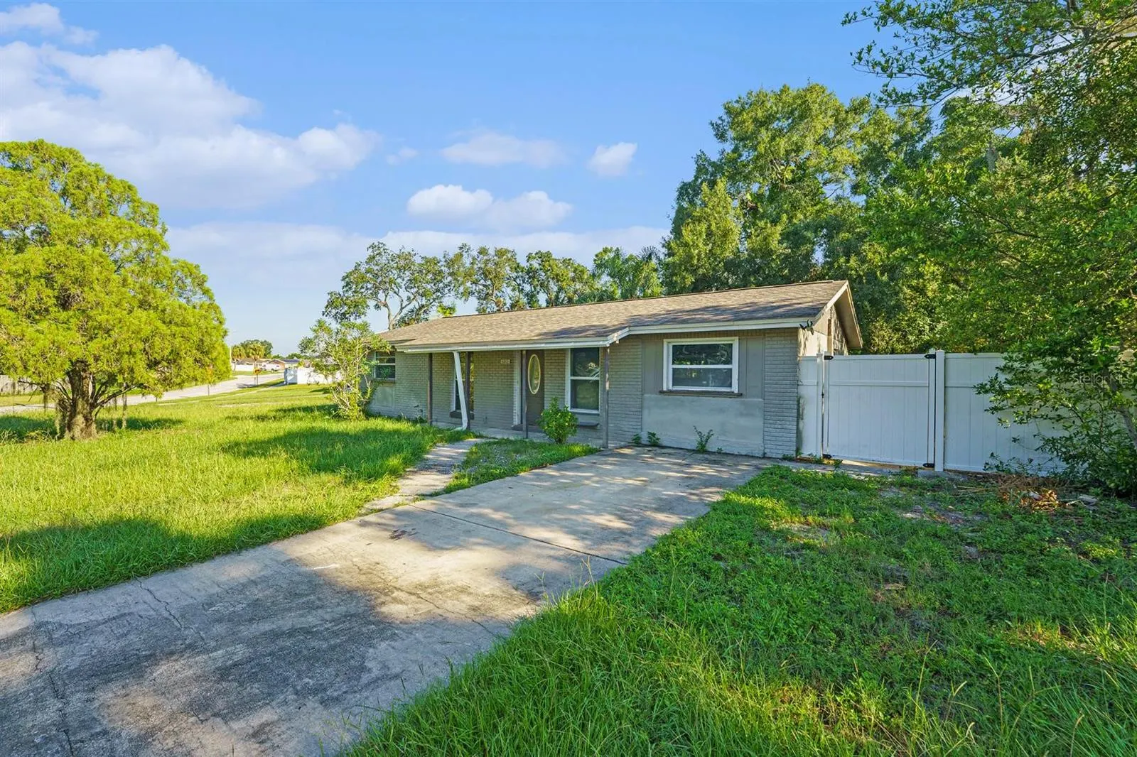 6515 RUNNINGWOODS DR