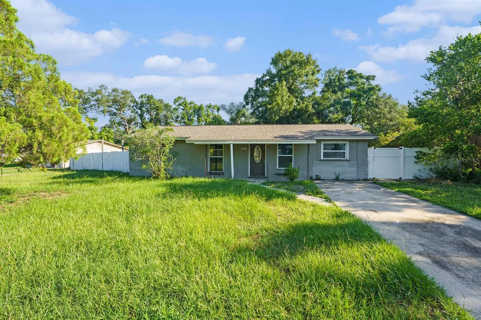 6515 RUNNINGWOODS DR