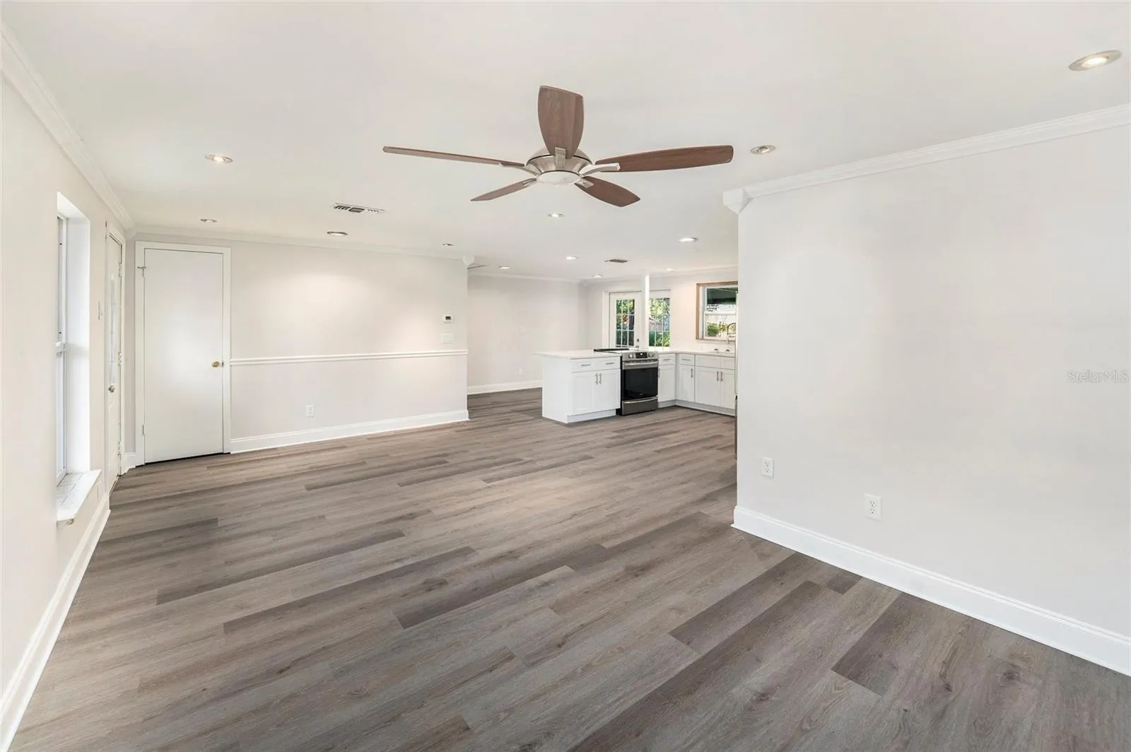 6515 RUNNINGWOODS DR