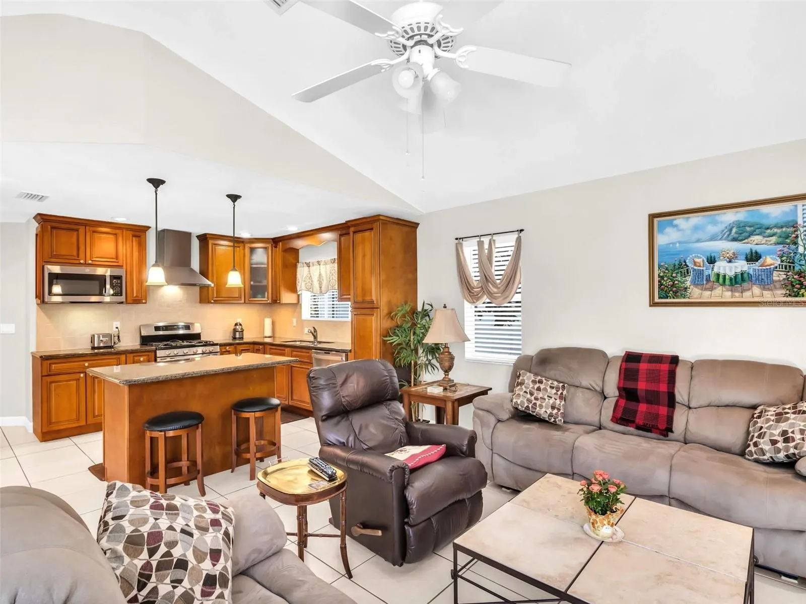 1070 POINTE ALEXIS DR S