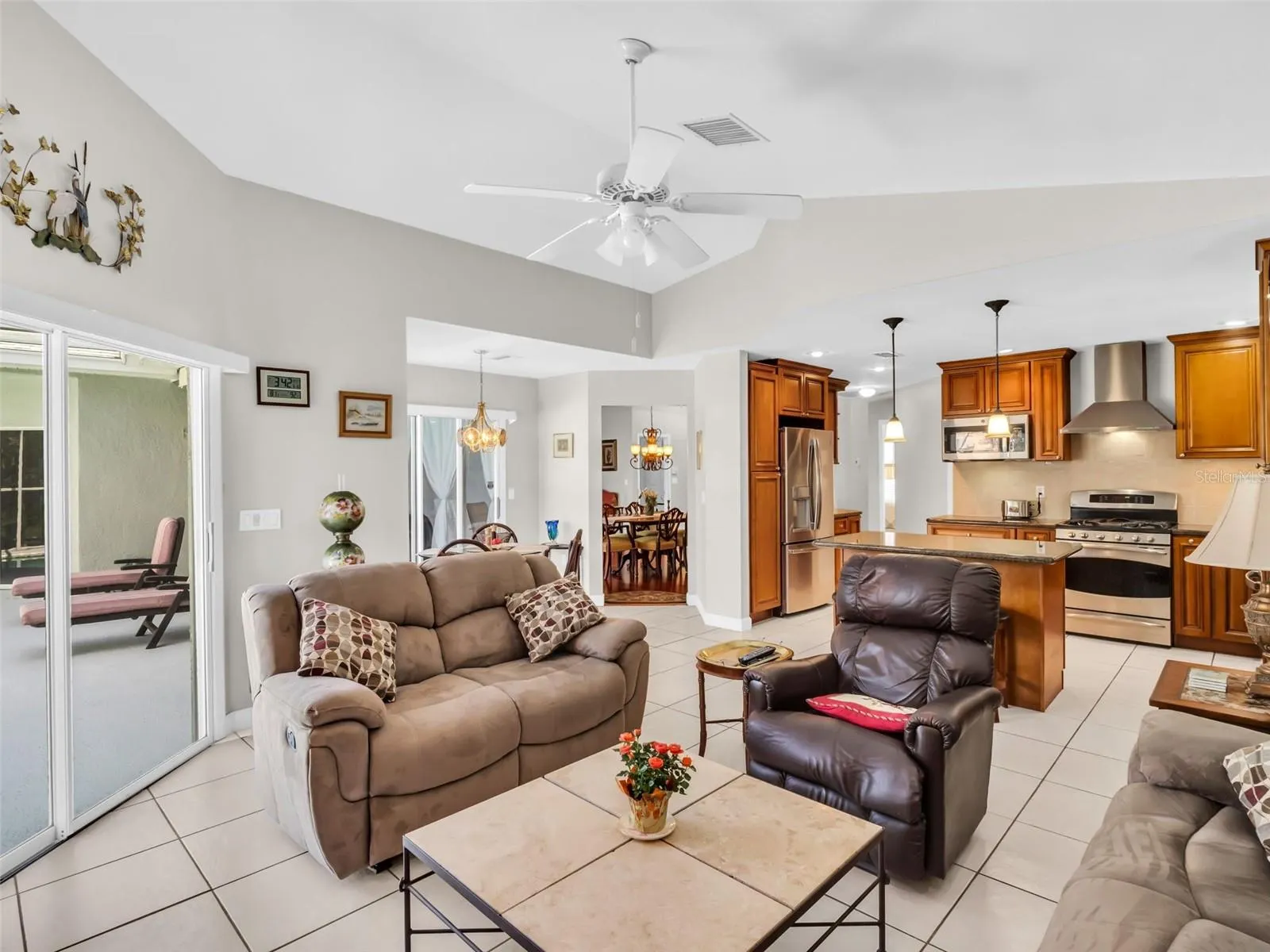 1070 POINTE ALEXIS DR S