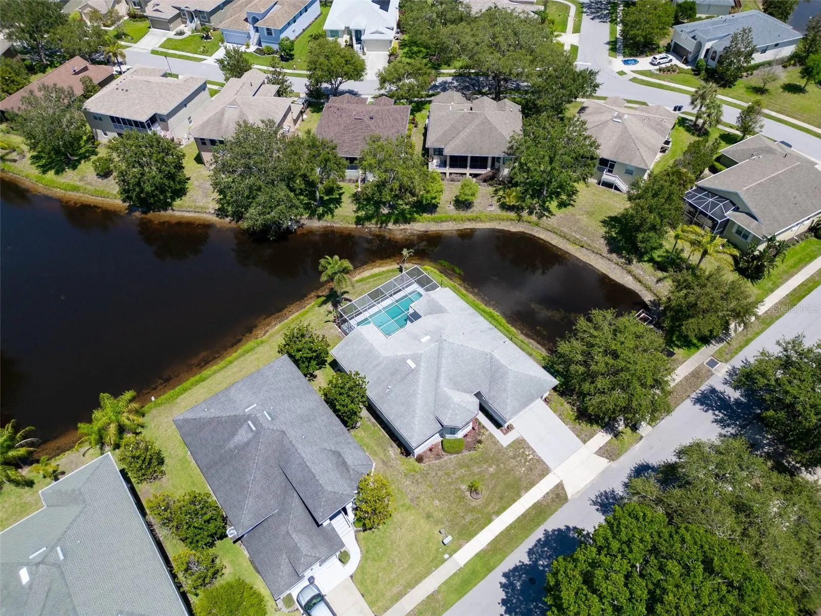 1070 POINTE ALEXIS DR S