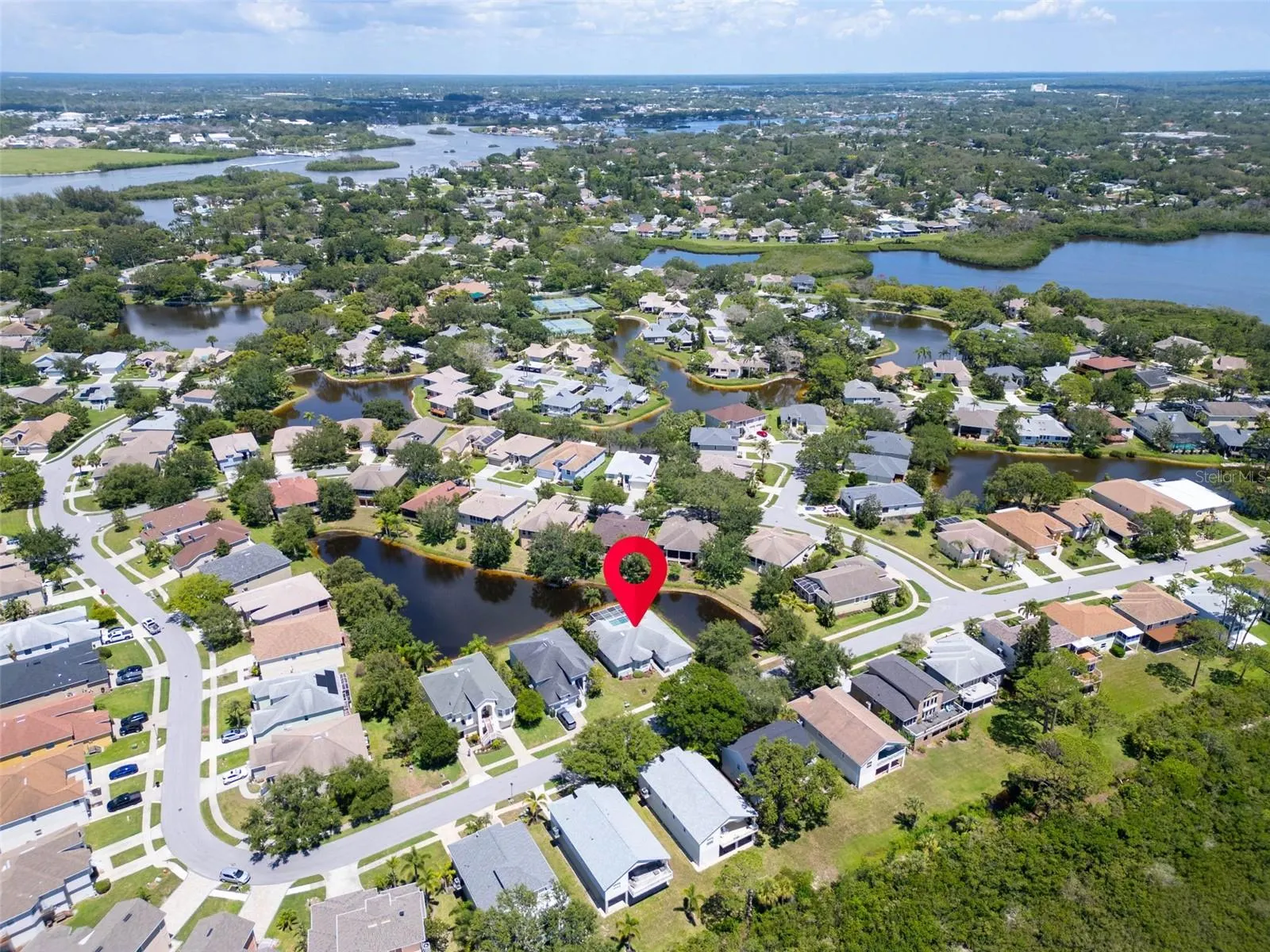1070 POINTE ALEXIS DR S