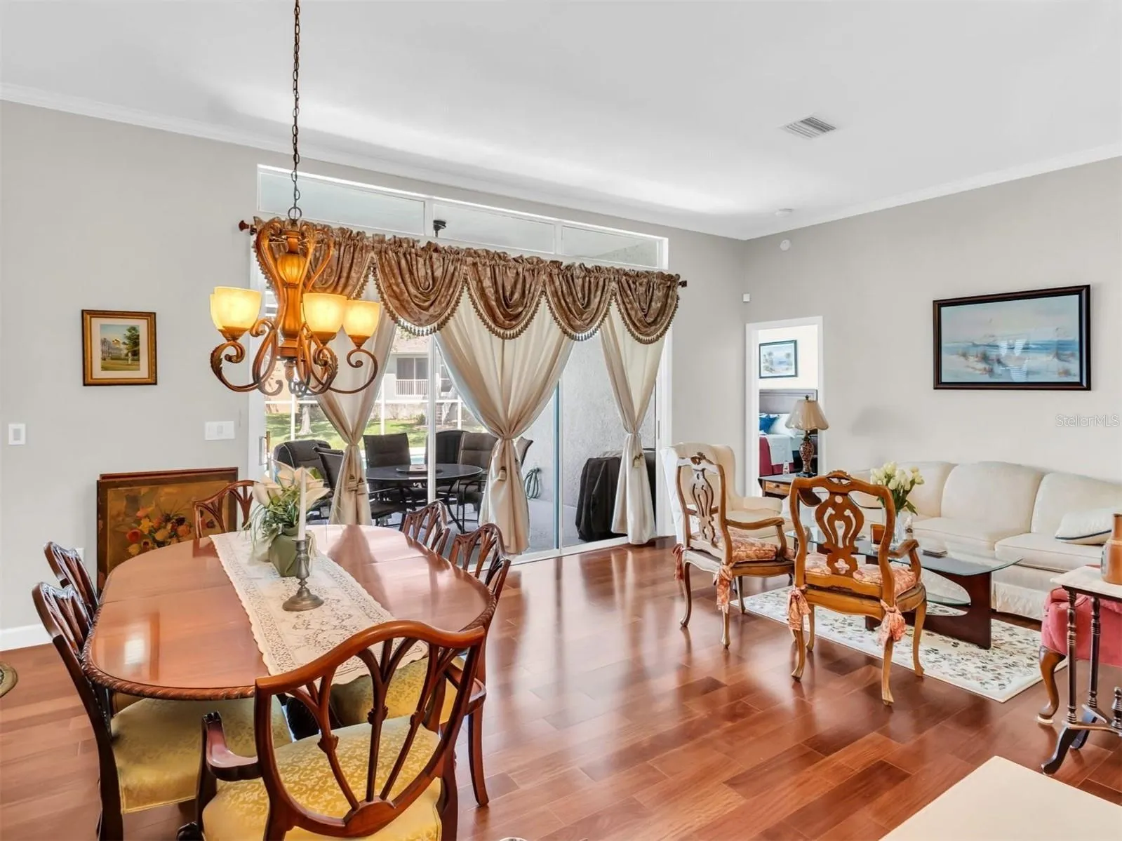 1070 POINTE ALEXIS DR S