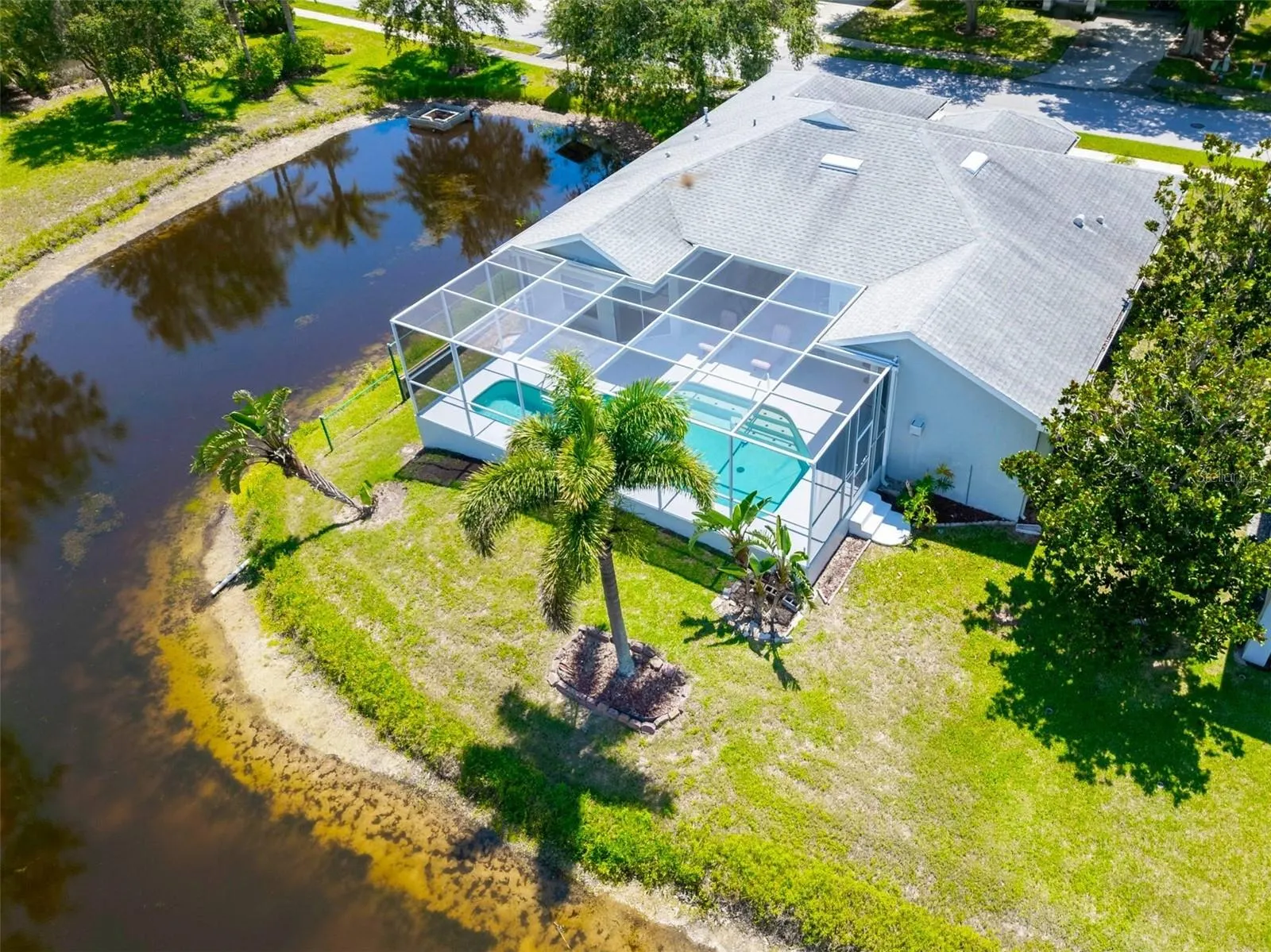 1070 POINTE ALEXIS DR S