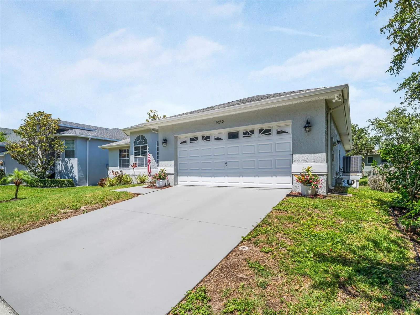 1070 POINTE ALEXIS DR S