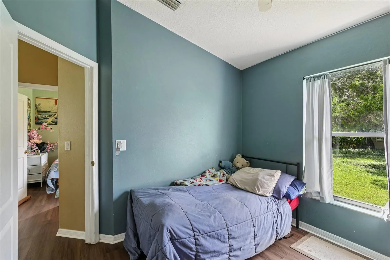 18008 SPARROWS NEST DR