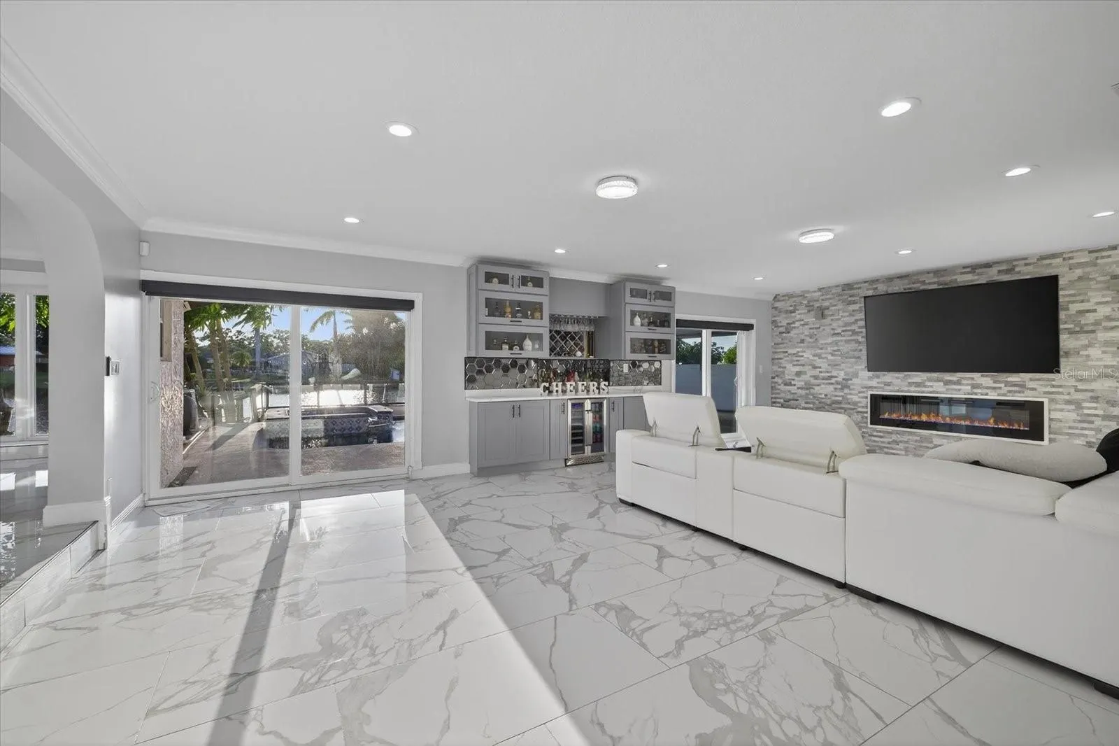 1923 SEAGULL DR