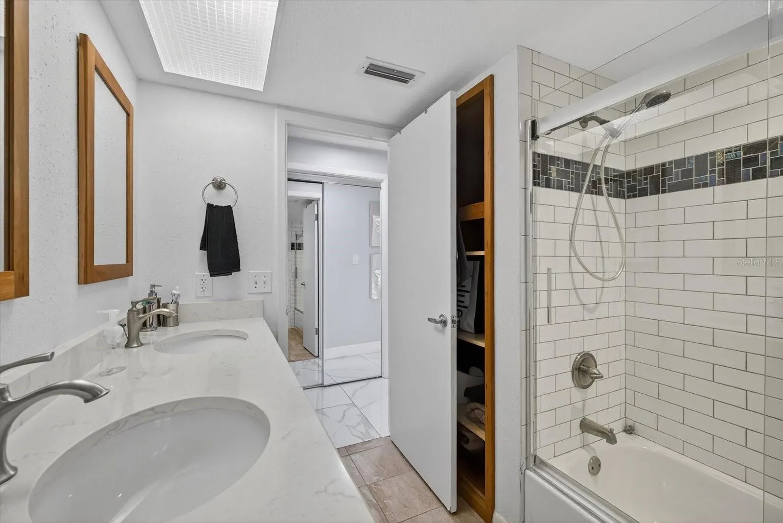1923 SEAGULL DR