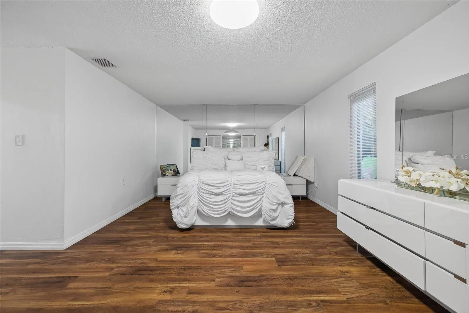 1923 SEAGULL DR