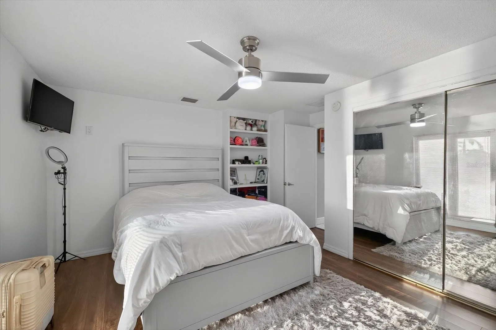 1923 SEAGULL DR