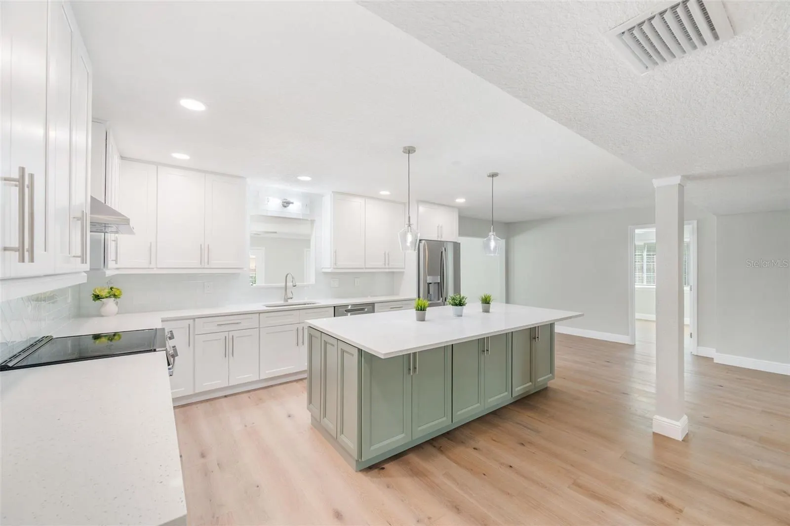 1570 COACHLIGHT WAY