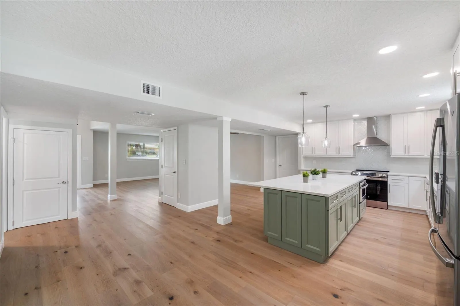1570 COACHLIGHT WAY