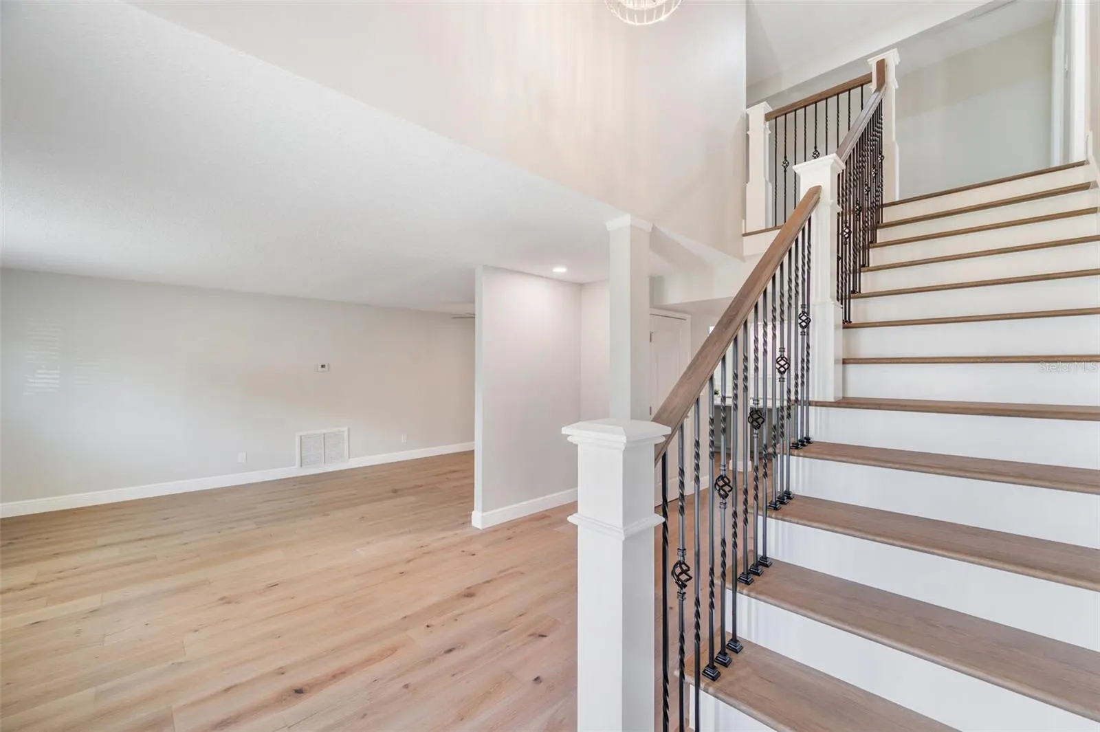 1570 COACHLIGHT WAY
