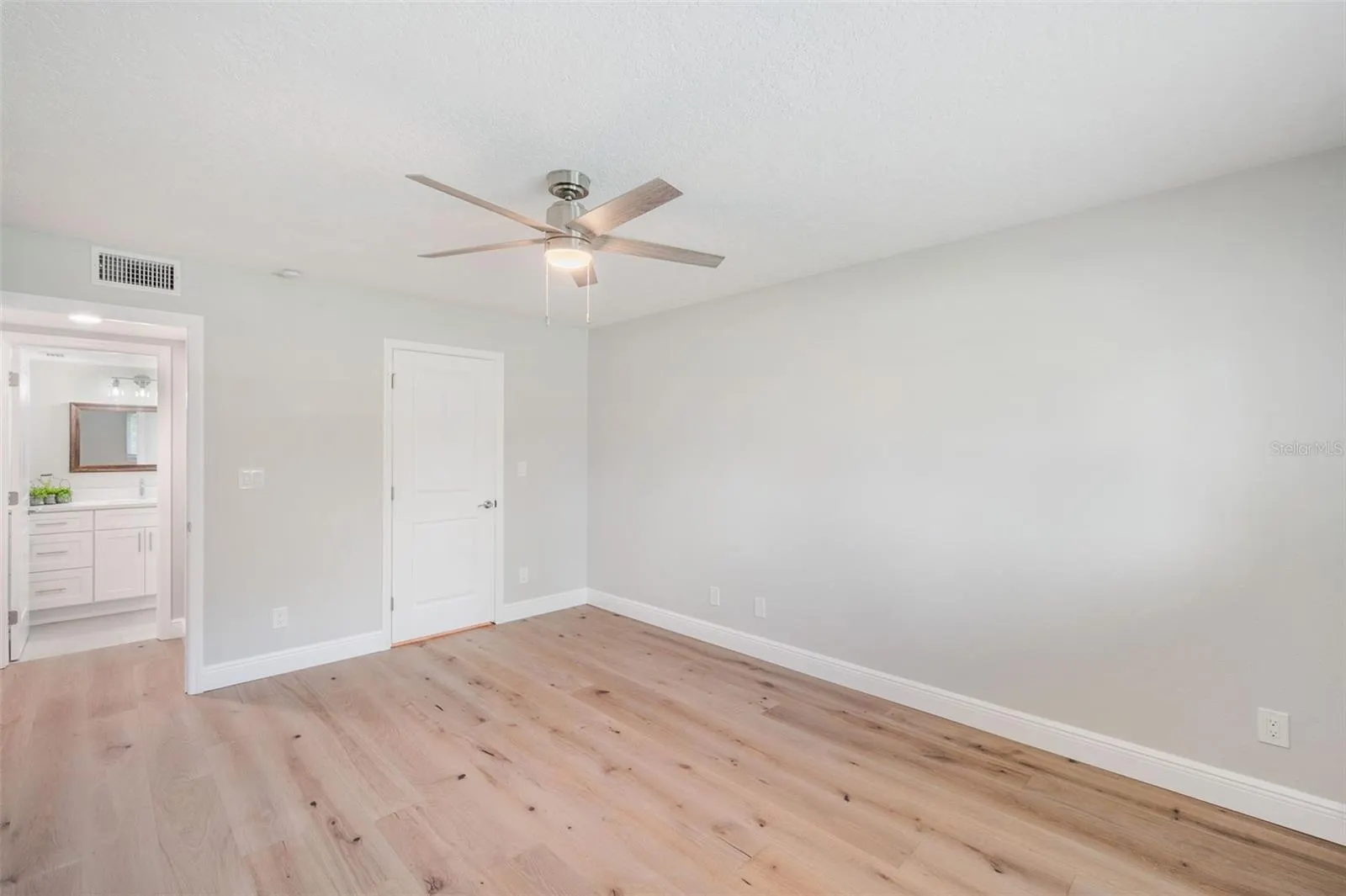1570 COACHLIGHT WAY