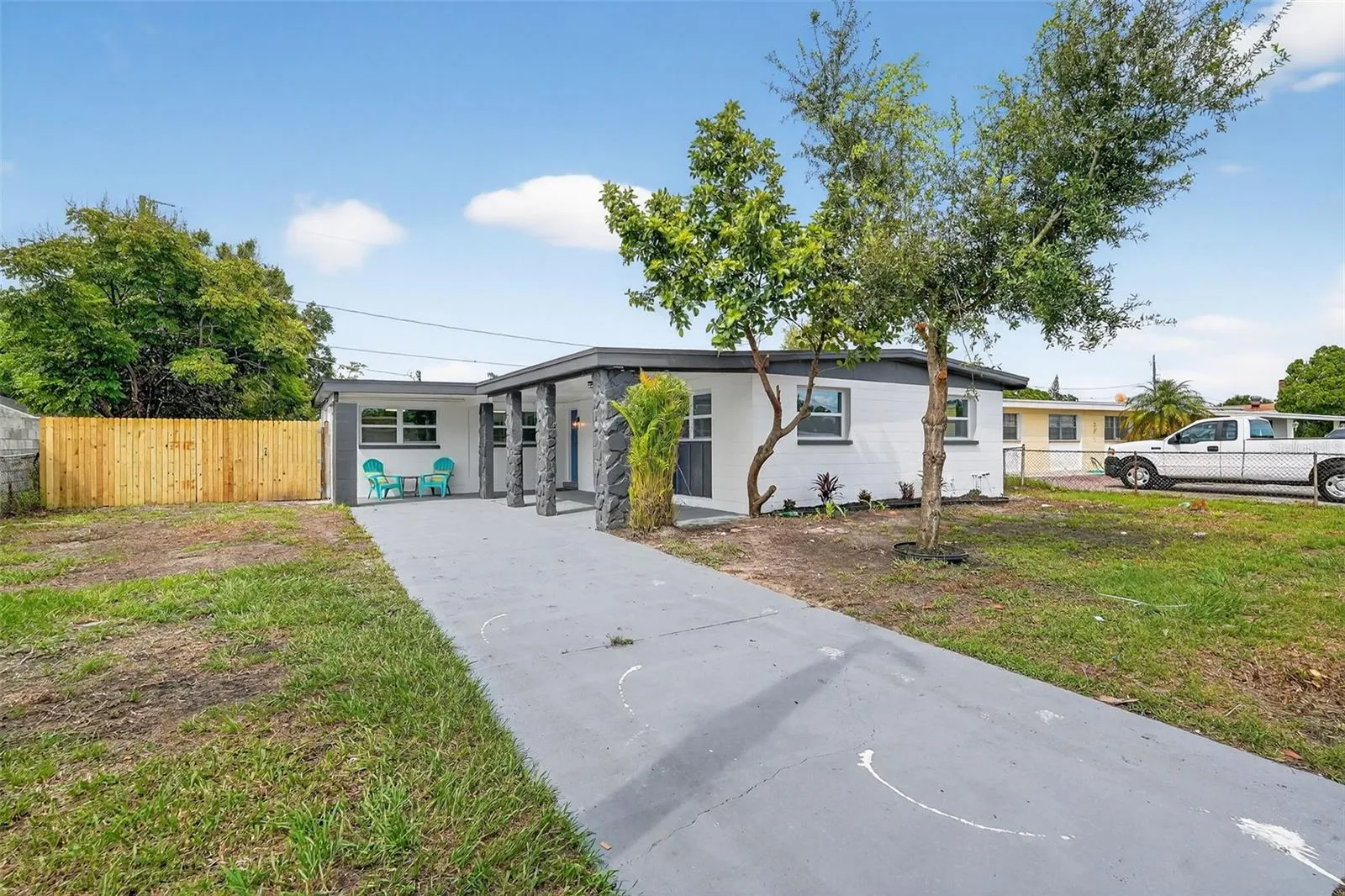 7604 LAVENDER LN
